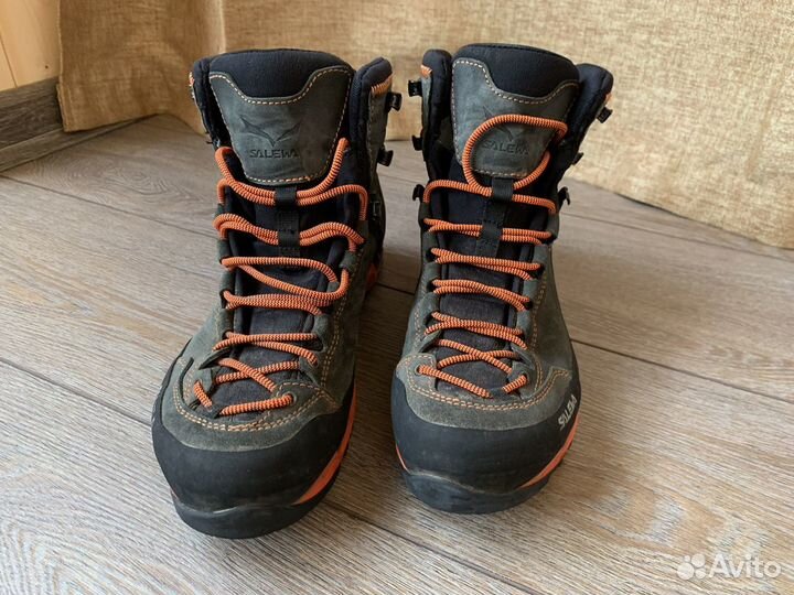 Ботинки трекинговые