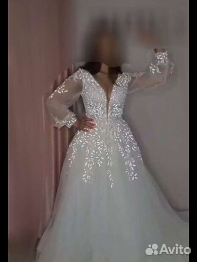 Свадебное платье 44 46 со шлейфом