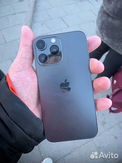 iPhone XR в корпусе 13