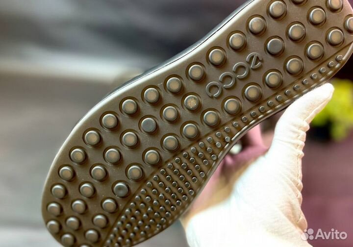 Кроссовки Ecco модные