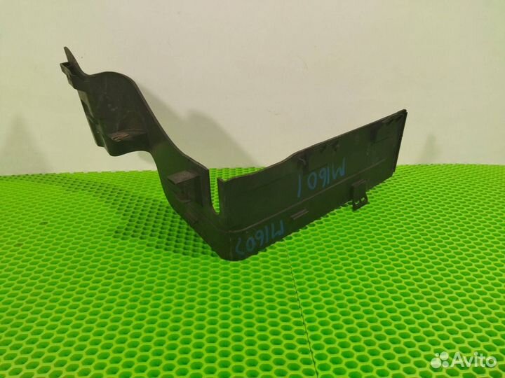 Крепление аккумулятора левое Land Rover Range