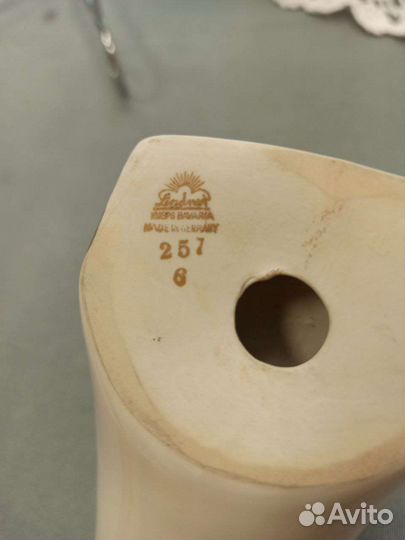 Фарфоровый подсвечник