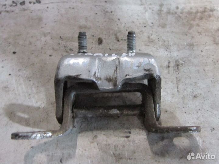 Петля двери задней левой верхняя Nissan X-Trail (T