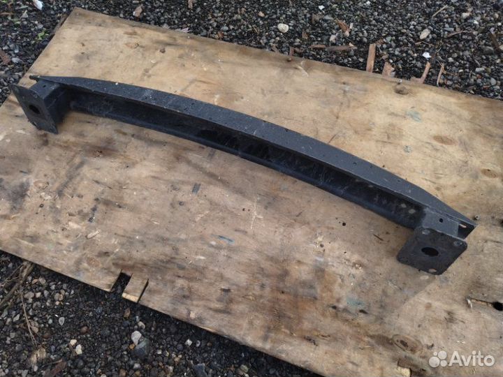 Усилитель бампера задний Volkswagen Touareg