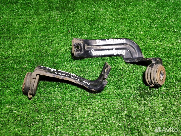 Крепление радиатора кондиционера Honda Civic 8 4d