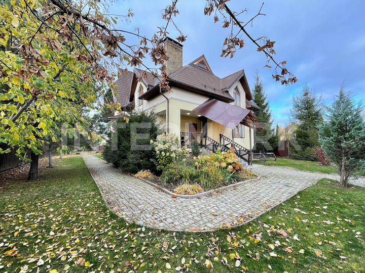 Дом 343 м² на участке 18 сот.