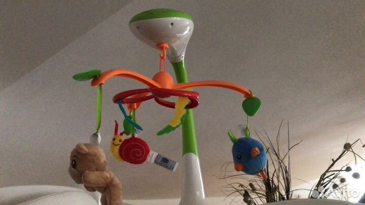 Детский мобиль в кроватку