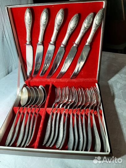 Набор столовых приборов мельхиор