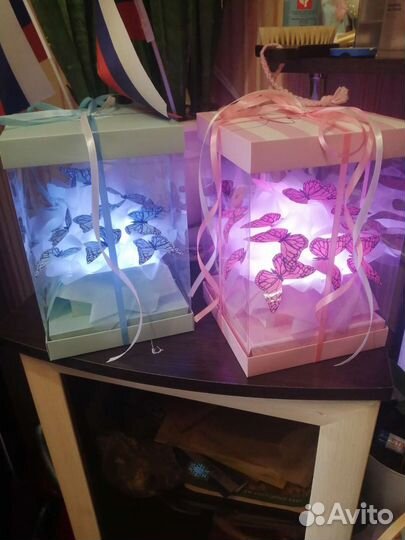 Букет с бабочками, на подсветке