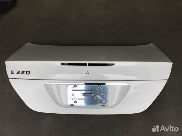 Крышка багажника задняя Mercedes-Benz E-Class W211