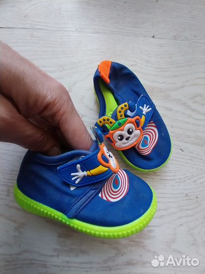 Аквашузы коралловый тапочки для моря детские