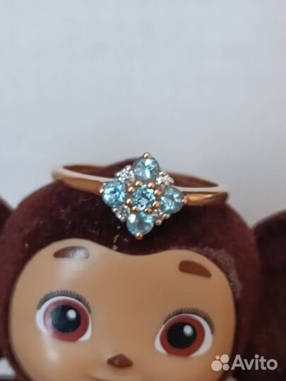 Кольцо с бриллиантом