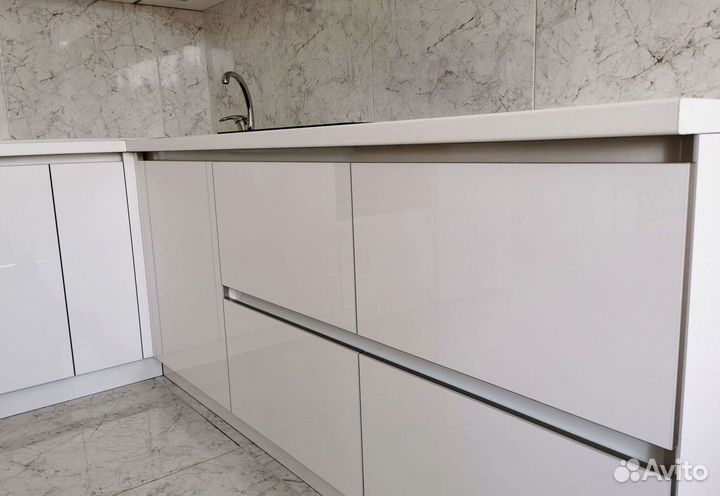 Угловая кухня на заказ