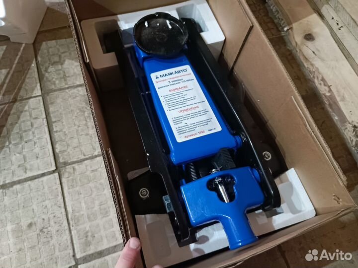 Домкрат 3т новый