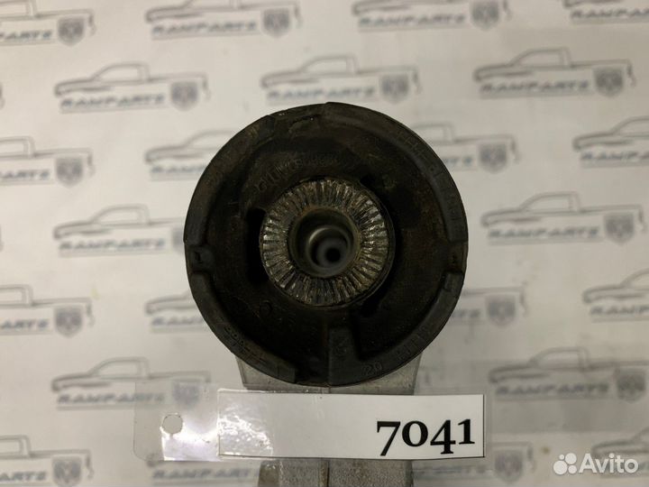 Рычаг передний правый нижний