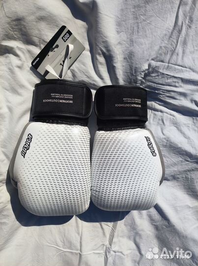 Боксерские перчатки