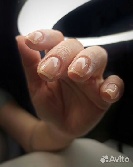 Модель на маникюр
