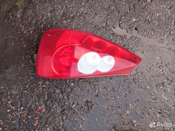 Стоп сигнал Mazda 5
