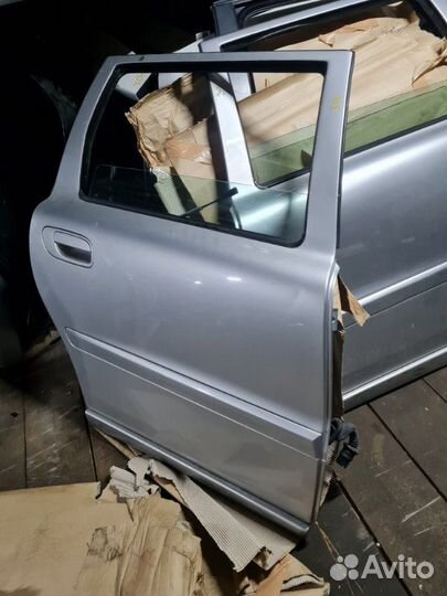 Дверь задняя правая Volvo V70 SZ B5254T2 2005