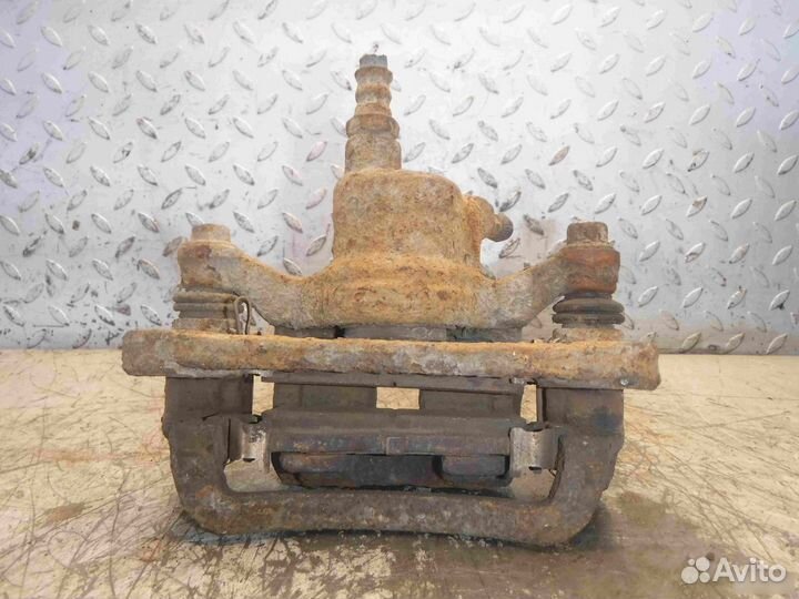 Суппорт задний правый Mitsubishi Galant (EA)