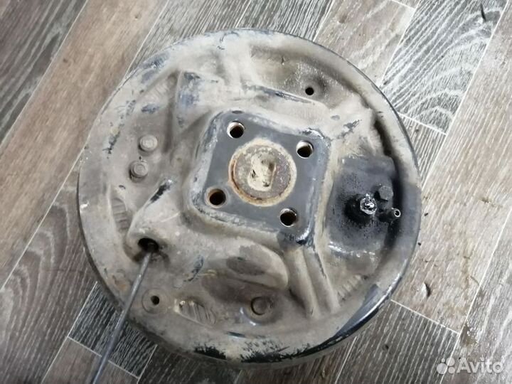 Цапфа задняя левая в сборе Рено Логан 1