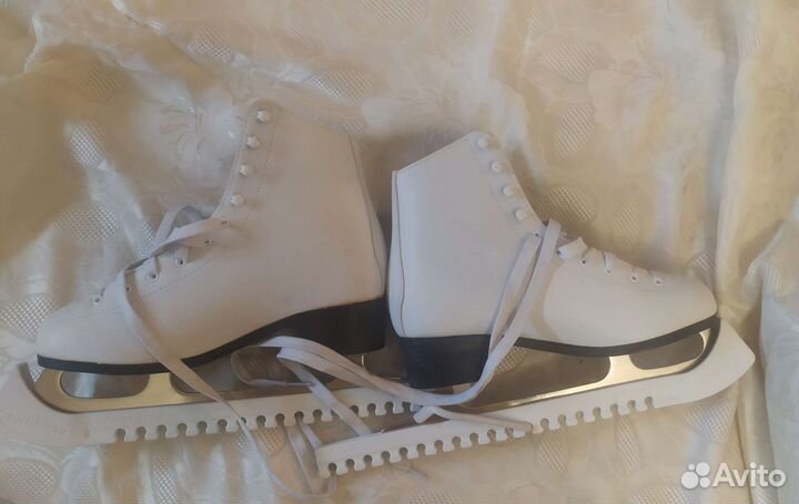 Коньки фигурные на 39-40 размер