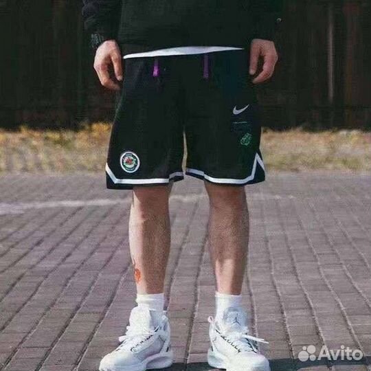 Баскетбольные шорты Nike