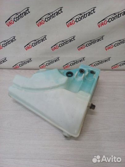 Бачок стеклоомывателя передний Volkswagen Touareg