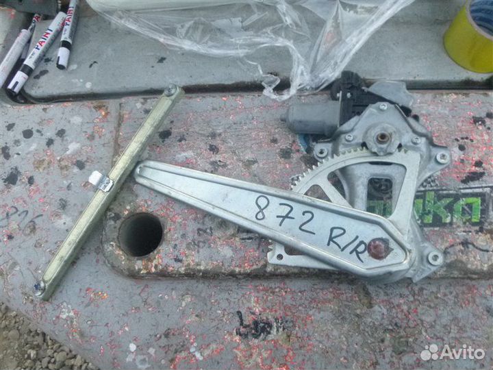 Стеклоподъемник задний правый Lexus Ls600 UVF45