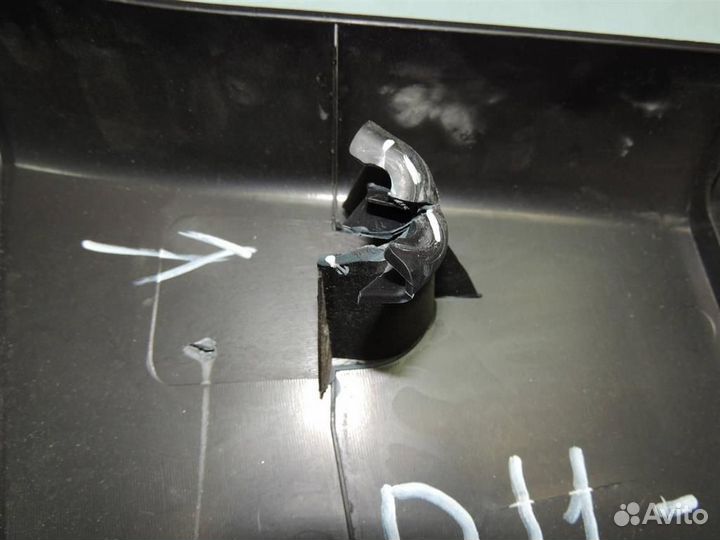 Обшивка стойки центральной левой Mitsubishi Gala