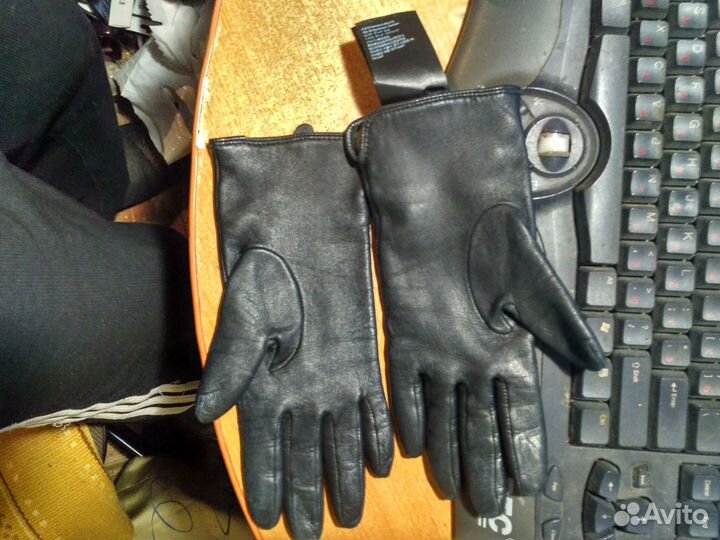 Перчатка женские коженые