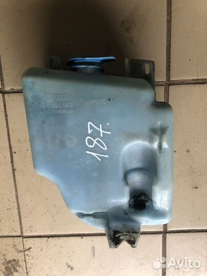 Бачок омывателя Volkswagen Vento