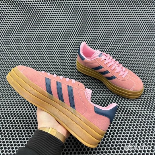 Розовые Adidas Gazelle Bold W