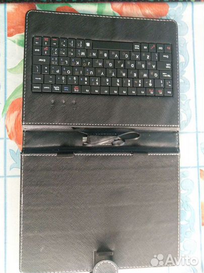 Чехол для планшета с клавиатурой