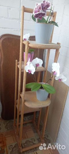 Напольная деревянная полка под цветы