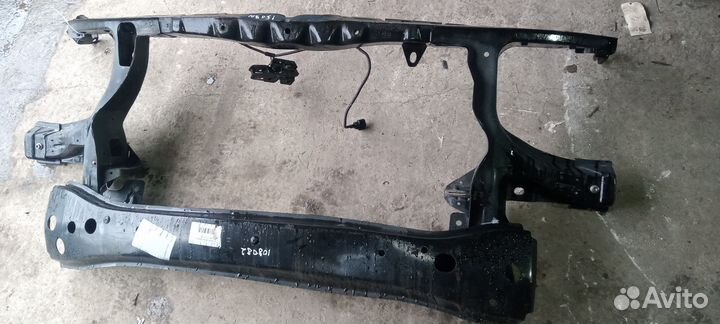 Передняя панель телевизор Фольксваген Т5 VW T5