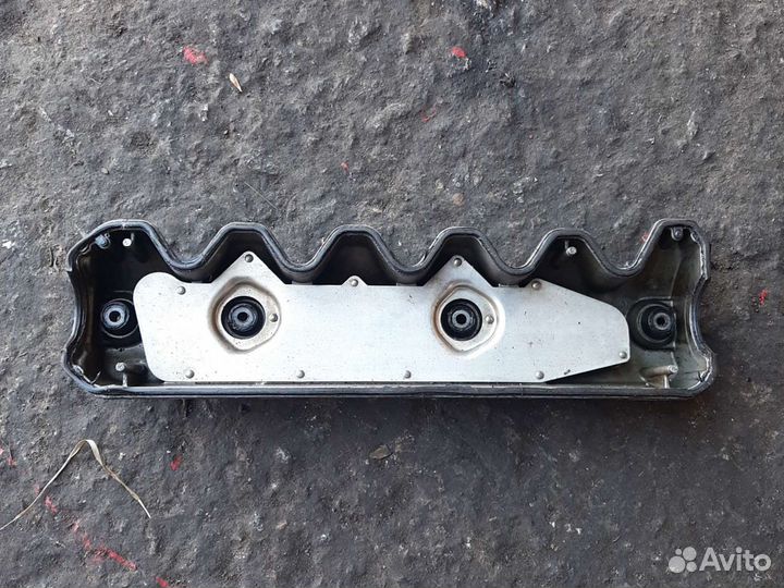 Клапанная крышка Фольксваген Крафтер 2.5