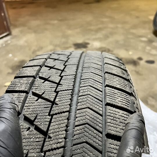 Bridgestone Blizzak Revo 696 225/60 R16 98S