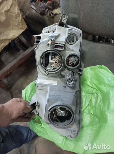 Фара правая renault sandero (2016)