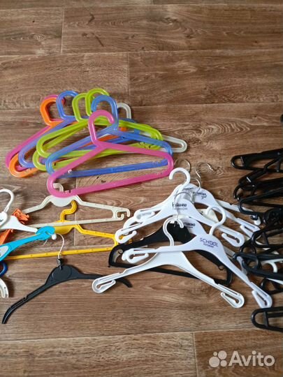 Вешалки для одежды
