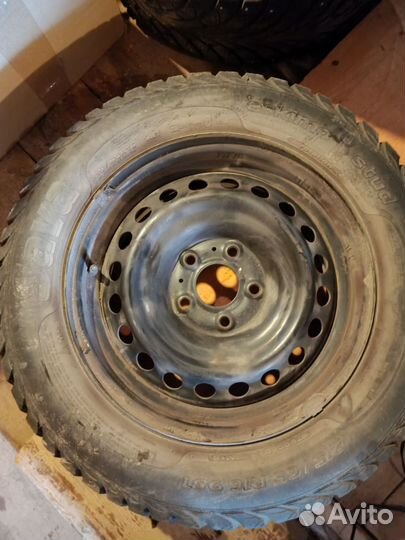 Sava Eskimo Stud 215/65 R16