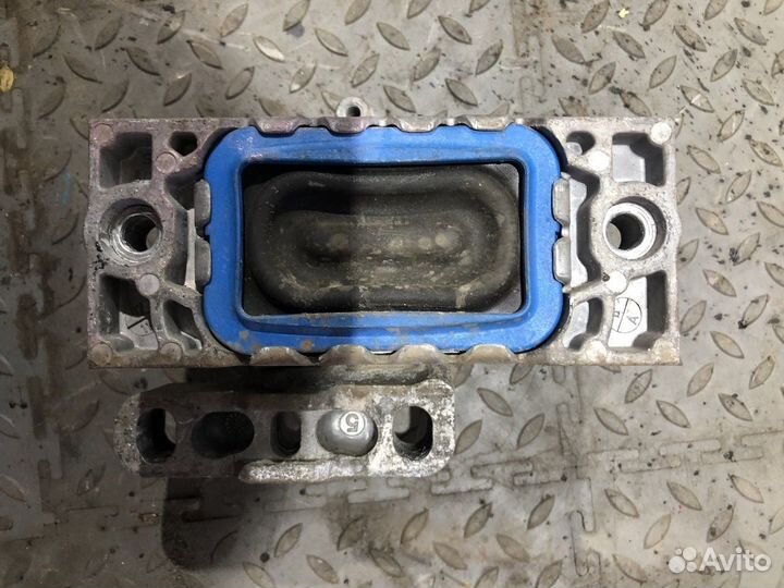 Опора двигателя правая