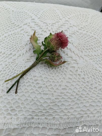 Брошь цветок из шелка