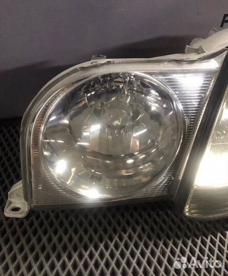 Фара левая Toyota Progres 2003