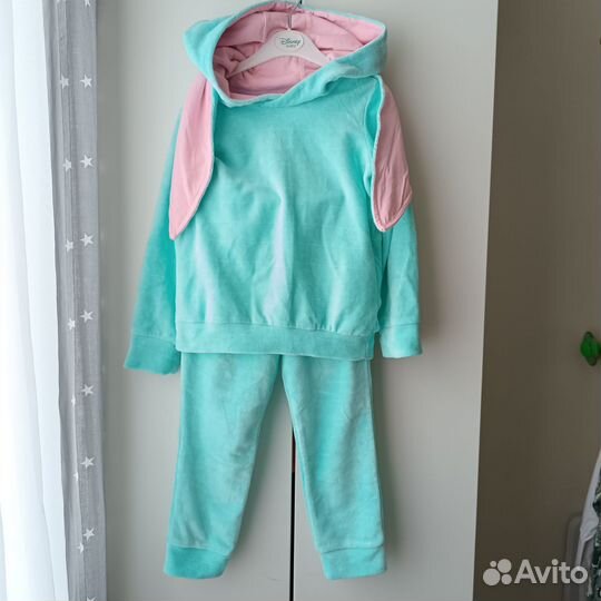 Новый костюм для девочки, 110р