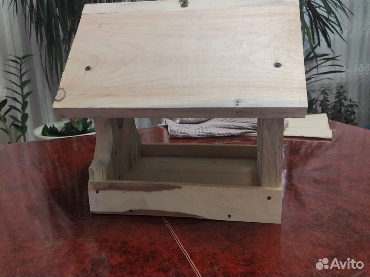 Кормушка, скворечник