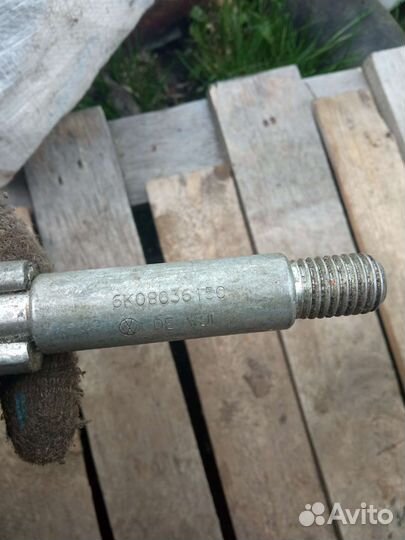 Буксировочный крюк Шкода fabiа