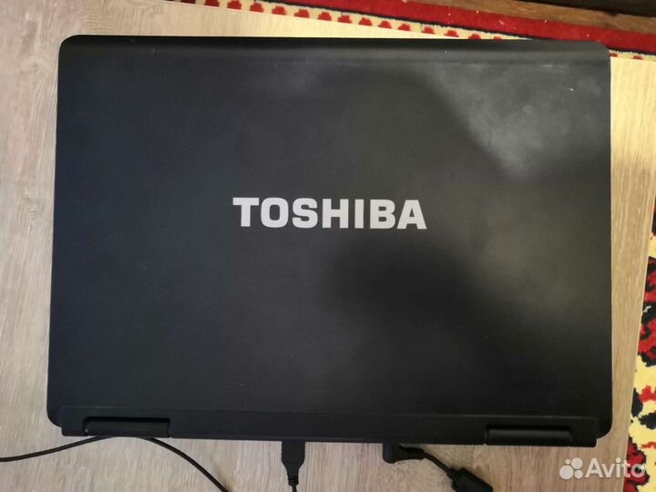 Ноутбук toshiba satellite L40-139