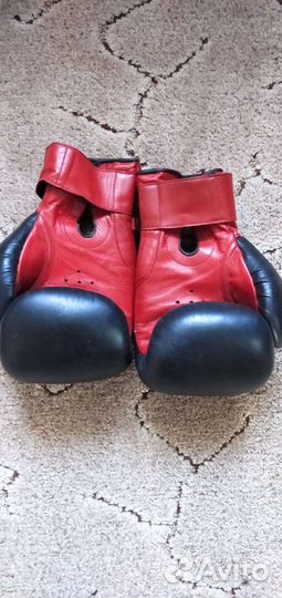 Боксерские перчатки кожаные