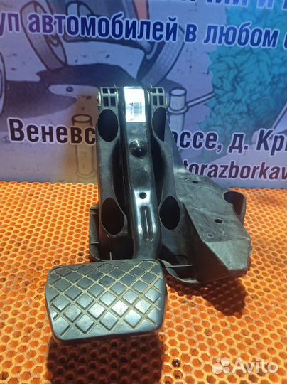 Педаль тормоза Volkswagen Polo Sedan